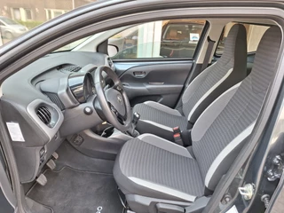 Toyota Aygo Toyota Aygo 1.0 VVT-i X-Play Limited 5Drs /Navi/Camera/Apple/Android/Airco/garantie - afbeelding nr 13