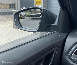 Volkswagen T-Roc Volkswagen T-Roc 1.5 TSI DSG Sport 150PK/PANO/VIRTU - afbeelding nr 6