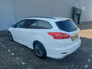 Ford Focus Ford Focus 1.5 Titanium airco,cruise,navigatie,stoel/stuurverwarming,parkeersensoren, - afbeelding nr 6