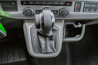 Volkswagen Transporter Volkswagen Transporter T6.1 2.0 TDI 150 PK DSG CARAVELLE L2H1 DUB/CAB A-Deuren ACC | LED | Digital Cockpit | Leder | Apple Carplay/Android Auto - afbeelding nr 23
