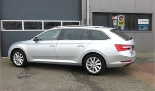 Škoda Superb , Keyless ,Carplay, Stuurwiel multifunctioneel,etc. slechts 11000 km !! Fabrieksgarantie t/m 03-2026 - afbeelding nr 9