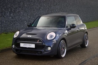 MINI Cooper S Mini 2.0 Serious Business