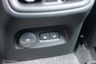 Volvo XC40 Volvo XC40 1.5 T3 R-Design, Pano, Trekhaak, Winterset, Pdc + camera, 360 vieuw, Stoel/stuur verwarming, Keyless, Carplay, Donkerglas, Harman kardon, Clima, Navi, Elektrische achterklep. - afbeelding nr 22