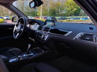 BMW 1 Serie 118i 136pk Automaat Executive Sport-Line | Origineel NL | Navi | Clima | Cruise | Bluetooth Carkit+Streaming | Led Koplampen | Licht+Regensensor | Pdc | Mistlampen | Privacy Glass | 16''lm - afbeelding nr 35