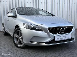 Volvo V40 2.0 T2 Momentum | Pano | Camera | PDC | 122pk | 17 | Stoelverwarming | Volledige historie |
