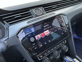 Volkswagen Passat Volkswagen Passat Variant 1.4 TSI ACT Highline Business R 20