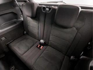 Volkswagen Tiguan Allspace Volkswagen Tiguan Allspace 1.5 TSI R-Line Sport 7 Persoons 150Pk Automaat (PANORAMADAK, VIRTUAL COCKPIT, APPLE CARPLAY, GROOT NAVI, CAMERA, SPORTSTOELEN, ZWART HEMEL, ADAPTIVE CRUISE, LED KOPLAMPEN, KEYLESS, NIEUWE APK, NIEUWSTAAT) - afbeelding nr 18