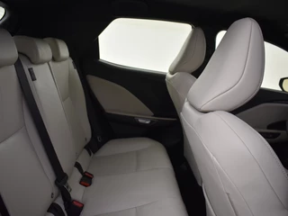 Lexus LBX Lexus LBX Elegant | Leder interieur | Electr. Achterklep | Parkeersensoren - afbeelding nr 17
