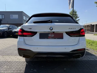 BMW 5 Serie PANO/HEAD-UP/ADAPTIVE-CHASSIS/ALCANTARA/CAMERA/LIVE-COCKPIT PRO/DAB/STANDKACHEL/SHADOW-LINE/18