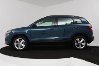 Škoda Karoq Skoda Karoq 1.5 TSI ACT Ambition Business (ACHTERUITRIJCAMERA, PARKEERSENSOREN, CRUISE CONTROL, NAVIGATIE, AUTOMAAT) - afbeelding nr 2