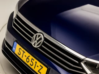 Volkswagen Passat Volkswagen Passat Variant 1.4 TSI ACT Highline 150Pk Automaat (APPLE CARPLAY, GROOT NAVI, CLIMATE, STOELVERWARMING, SPORTSTOELEN, KEYLESS, ADAPTIVE CRUISE, TREKHAAK, PARKEERSENSOREN, NIEUWSTAAT) - afbeelding nr 39