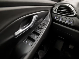Hyundai i30 (APPLE CARPLAY, NAVIGATIE, CAMERA, CLIMATE, TREKHAAK, SPORTSTOELEN, CRUISE, LM VELGEN, NIEUWSTAAT) - afbeelding nr 22