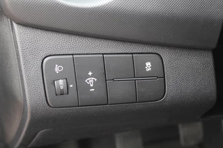 Hyundai i10 Hyundai i10 1.0i Go! 2017 / Navigatie / Apple CarPlay / Bluetooth / Lichtmetalen Velgen / Cruise control / Climate Control - afbeelding nr 29