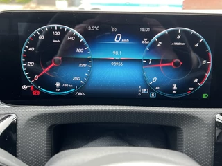 Mercedes-Benz CLA Navigatie Trekhaak Panoramadak Elek. Stoelen Leer Stoelverwarming DAB Keyless Getint Glas  NL Auto BTW - afbeelding nr 13