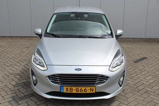 Ford Fiesta Ford Fiesta 1.0-100pk EcoBoost Titanium 5drs. Uiterst nette, luxe en zuinige Ford Fiesta. Voalautm. airco, Cruise control, Navigatie, LM wielen, Metallic lak, Parkeersensoren achter, Telefoonvoorb., Lane assist etc. - afbeelding nr 2