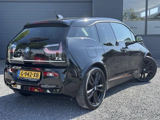 BMW i3 BMW i3 S 120Ah 42 kWh RoadStyle Edition 2e Eigenaar,Navi,Leder,184pk,Stoelverwarming,Dealer Onderhouden,Pdc V+A,Apk tot 01-2026 - afbeelding nr 2