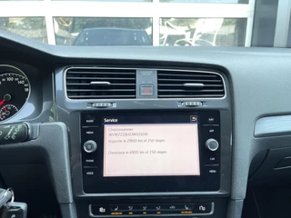 Volkswagen Golf Volkswagen Golf 1.5 TSI Highline R-Line NAVIGATIE|BLUETOOTH|PARKEERSENSOREN|STOELVERWARMING|R-Line Pakket - afbeelding nr 28