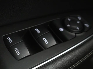 Opel Insignia Opel Insignia 1.5 Turbo Executive | Leder/Alcantara | Trekhaak |  Carplay | Navigatie | Climate control | Cruise control | Parkeerhulp - afbeelding nr 26