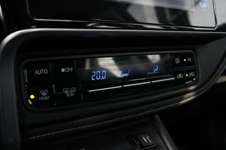 Toyota Auris Toyota Auris 1.8 Hybrid Dynamic | Navigatie | Clima | Camera - afbeelding nr 20