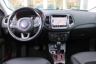 Jeep Compass Jeep Compass 4xe 240PK PHEV TRAILHAWK AUTOMAAT | NAVIGATIE | ACHTERUIRIJCAMERA | APPLE CARPLAY / ANDROID AUTO | DIGITALE COCKPIT | XENON KOPLAMPEN | 17