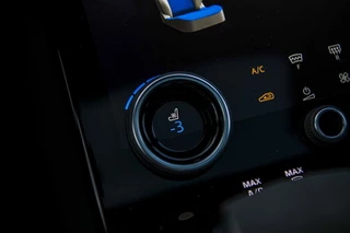 Land Rover Range Rover Velar Land Rover Range Rover Velar 2.0 P400e SE Hybride | Panodak | Massage | Meridian 3D | Trekhaak | 20 inch | - afbeelding nr 23