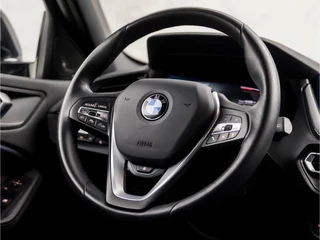 BMW 1 Serie Automaat (APPLE CARPLAY, GROOT NAVI, STUUR/STOELVERWARMING, LEDEREN SPORTSTOELEN, HARMAN/KARDON, CAMERA, GETINT GLAS, ADAPTIVE CRUISE, ELEK ACHTERKLEP, NIEUWE APK, NIEUWSTAAT) - afbeelding nr 19