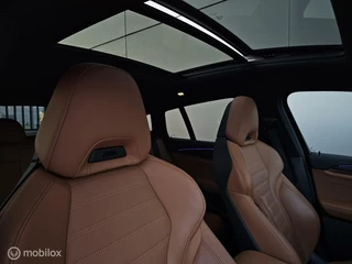 BMW X4 BMW X4 xDrive20i M Sport Panorama/Kuipstoelen/Brooklyn grey - afbeelding nr 23