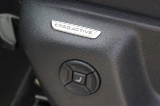 Volkswagen Tiguan Volkswagen Tiguan 1.5 eTSI DSG R-Line Black st 150pk /Panodak/Navi/Camera/20LM/Trekh - afbeelding nr 28