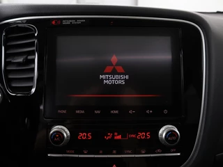 Mitsubishi Outlander Mitsubishi Outlander 2.4 PHEV Intense+ | Schuifdak |  Stoel & stuurverwarming | 360 camera | Trekhaak | Half leder | Carplay | Navigatie | Climate control - afbeelding nr 23