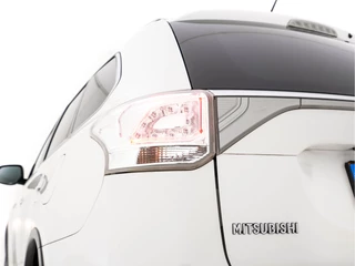 Mitsubishi Outlander Mitsubishi Outlander 2.0 PHEV Business Edition X-Line AWD Aut. *NAVI-FULLMAP | LEATHER-FABRIC | COMFORT-SEATS | CAMERA | ECC | KEYLESS | SHIFT-PADDLES | TOWBAR | 16