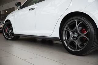 Alfa Romeo Giulietta Alfa Romeo Giulietta 1.750 Turbo Veloce QV 240PK 2e Eig Carbon Panoramadak Kuipstoelen CarPlay Stoelverw. Full option - afbeelding nr 38