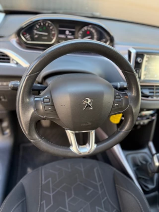 Peugeot 2008 Peugeot 2008 1.2 PureTech Style - afbeelding nr 35