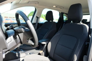 Ford Kuga Ford Kuga 1.5 EcoBoost Titanium 120pk Wegklapbare Trekhaak | Navigatie | Parkeersensoren | Apple Carplay | Metaal lak | Dealer onderhouden - afbeelding nr 11