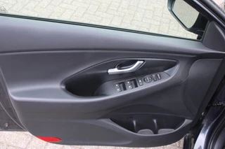 Hyundai i30 Hyundai i30 Wagon 1.0 T-GDI Comf.Smart Aut. Navi/Led/Pdc/Cam/16