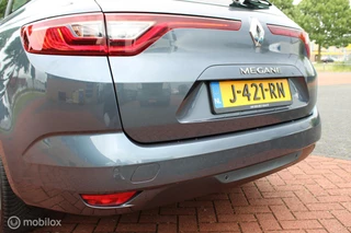 Renault Mégane Estate Renault Megane Estate 1.3 TCe Limited 140 PK, Stoel verwarming, Pdc voor + achter, Clima, App connect, Cruise, Navi. - afbeelding nr 20
