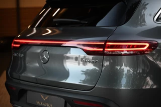 Mercedes-Benz EQC Mercedes-Benz EQC 400 4MATIC Premium Plus 80 kWh AMG - Memory - Distronic - Schuifdak - Keyless Entry - HUD - Ambiance Verlichting - afbeelding nr 62