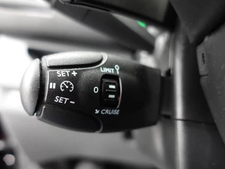 Opel Vivaro Opel Vivaro 145pk Automaat L3H1 Dubbele cabine 6-zits Navigatie Camera Trekhaak Apple carplay Parkeersensoren Cruise control - afbeelding nr 18