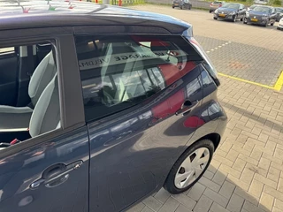Toyota Aygo Toyota Aygo 1.0 VVT-i X-PLAY AIRCO/CAMERA - afbeelding nr 26