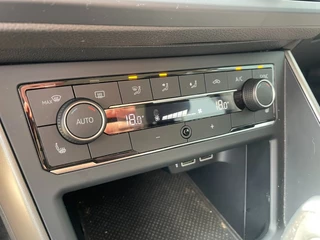 Volkswagen Polo Volkswagen Polo 1.0 TSI DSG Comfortline Navigatie / Carplay / Stoelverwarming - afbeelding nr 15