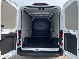 Ford E-Transit Ford E-Transit 350 L2H2 Trend 68 kWh 184pk | ZUID | Pro Power on board | Navigatie | Adaptieve Cruise |  Digitale binnenspiegel | Laadruimtebescherming | Reservewiel | H7 batterij | LED laadruimteverlichting - afbeelding nr 11