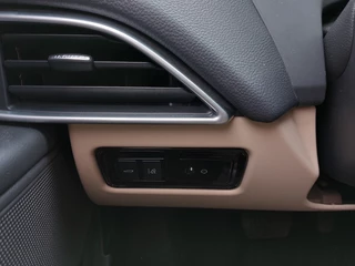 Jaguar XE 2.0 D 163pk Automaat Portfolio Premium Business Pack | Origineel NL | Navi | Bi-Xenon | Clima | Cruise | Leder+Verwarmd+Elek.Verstel | Pdc V+A+Camera | Rijstrook+Licht+Regensensor | 19''lm - afbeelding nr 19
