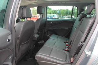 Opel Zafira Opel Zafira 1.4 Turbo Edition 7p. / Trekhaak / Panoramadak / Camera / Leder / 19'' / Navigatie / Stuurverwarming / DAB / ACC / Stoelverwarming / LED-lichtpakket - afbeelding nr 11