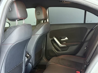 Mercedes-Benz A-Klasse Mercedes-Benz A-klasse 200 163pk AMG Night Dealer Onderhouden - afbeelding nr 22