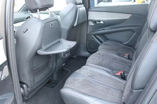 Peugeot 5008 Peugeot 5008 1.2 130PK AUTOMAAT GT PACK BUSINESS | PANORAMISCH SCHUIF/KANTEL DAK | AFNEEMBARE TREKHAAK | ALCANTARA BEKLEDING | FULL LED KOPLAMPEN | FOCAL AUDIO | 19
