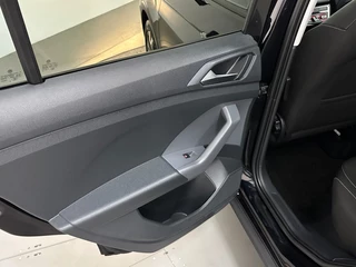 Volkswagen T-Cross Volkswagen T-Cross 1.0 TSI LIFE EXECUTIVE BLACKLINE - afbeelding nr 26