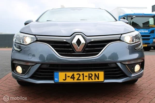 Renault Mégane Estate Renault Megane Estate 1.3 TCe Limited 140 PK, Stoel verwarming, Pdc voor + achter, Clima, App connect, Cruise, Navi. - afbeelding nr 14