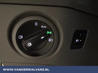Volkswagen Crafter Volkswagen Crafter 2.0 TDI 140 pk L3H3 L2H2 Euro6 Airco | Camera | Cruisecontrol | Apple Carplay Android Auto, Chauffeursstoel, Parkeersensoren, Bijrijdersbank, 3000kg Trekvermogen, zilver - afbeelding nr 18