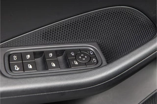 Porsche Macan Porsche Macan 4 100 kWh Panorama, Trekhaak, 22
