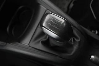 Peugeot 208 Peugeot 208 1.2 PureTech Style | Panoramadak |  Stoelverwarming | Cruise control | Parkeerhulp | Climate control | Bluetooth - afbeelding nr 17