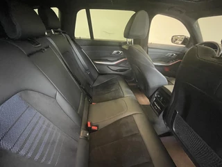 BMW 3 Serie BMW 3-serie Touring 320e M-Sport Aut-8 Panoramadak Adaptive M-Technic Chassis LED Navi Cruise Control PDC VA 19